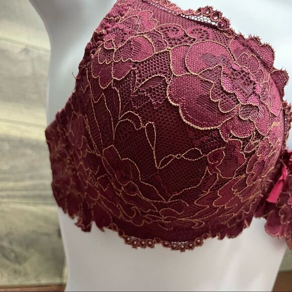 NWT Mamia Wine Colored Lace Padded Bra With Cream Stitching Detail Size 34B - Picture 3 of 11